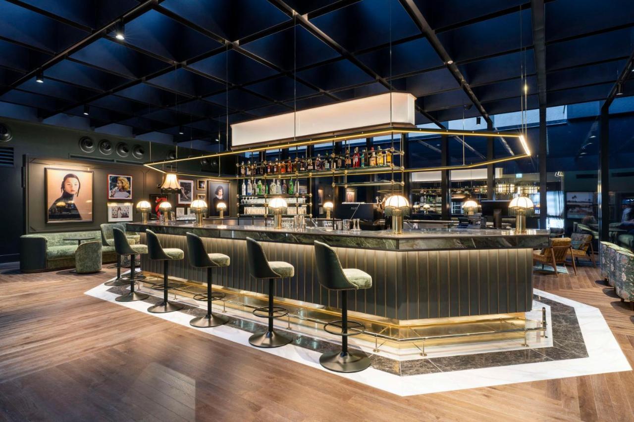 Radisson Collection Hotel, Santa Sofia Милано Екстериор снимка The bar at the new Club at London Heathrow Airport